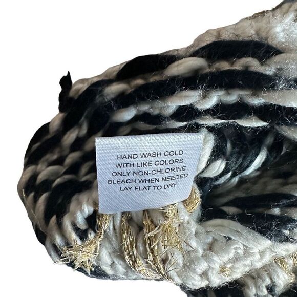 Buckle bright and neutral stocking cap - Picture 6 of 7